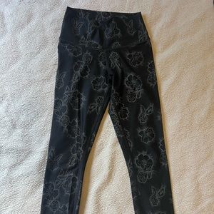 Fabletics Black High Waisted Yoga Pants Leggings Sz XS